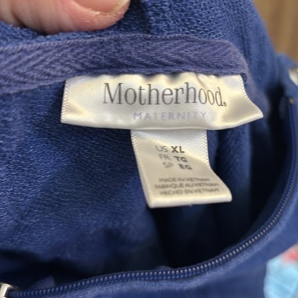 🎄 Zip up Hoodie - Picture 7 of 7